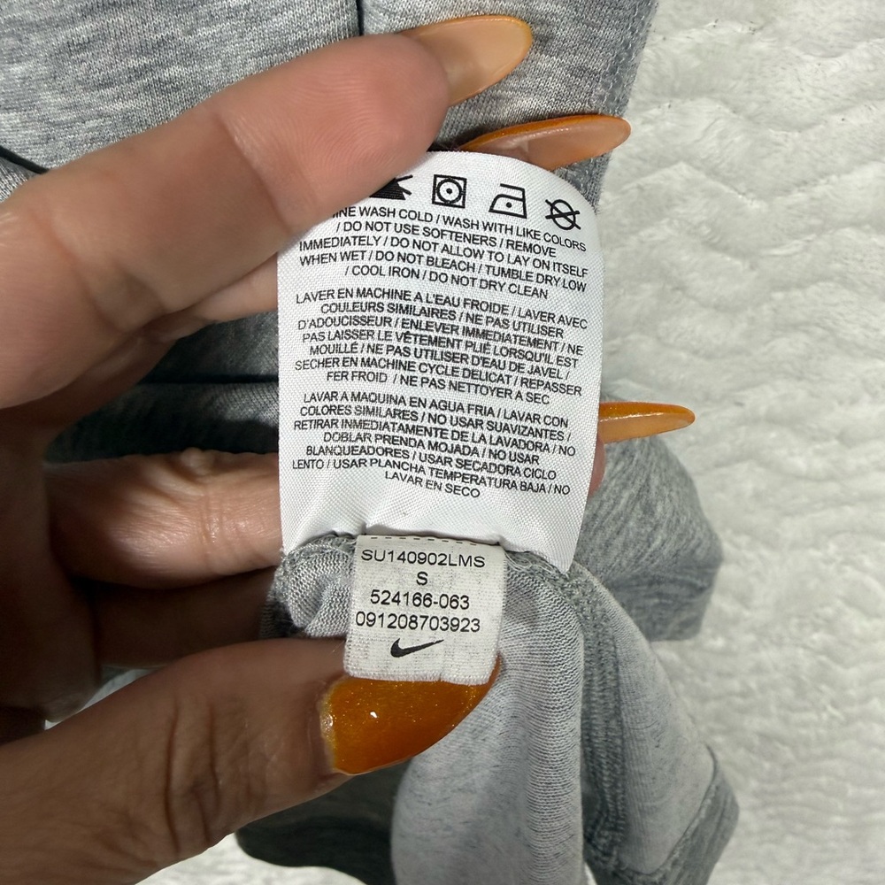Nike Women's Gray Dri-FIT Tank Top. - Picture 5 of 7